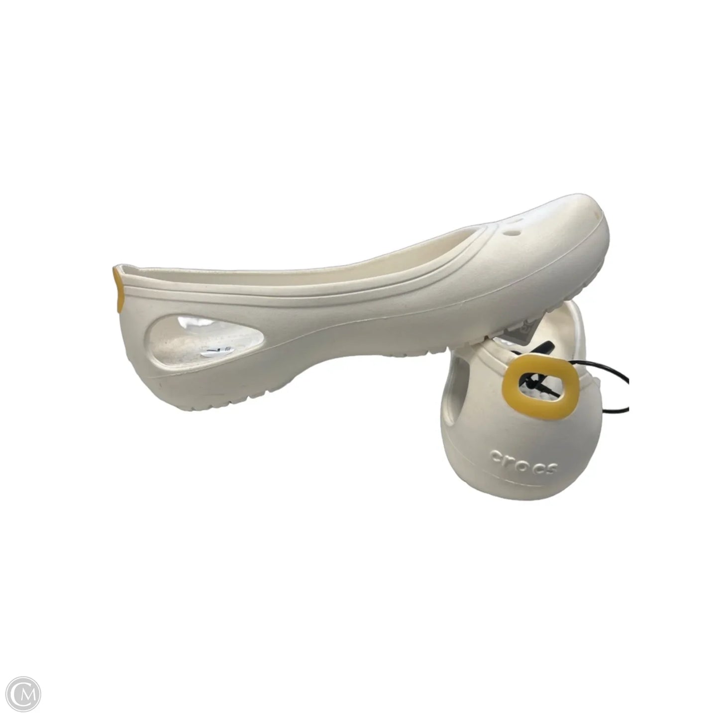 Shoes Flats By Crocs In White, Size: 7