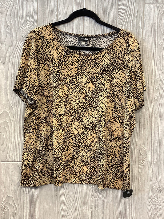 Top Short Sleeve By East 5th  Size: 1x