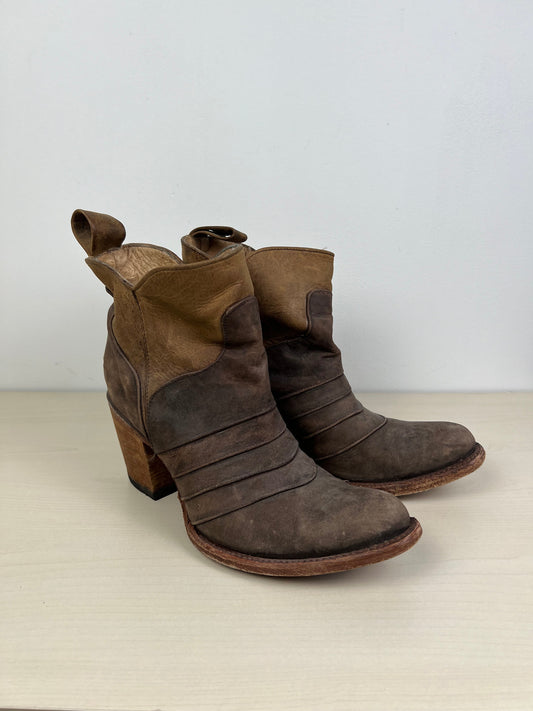 Boots Western By Circle G  Size: 8.5