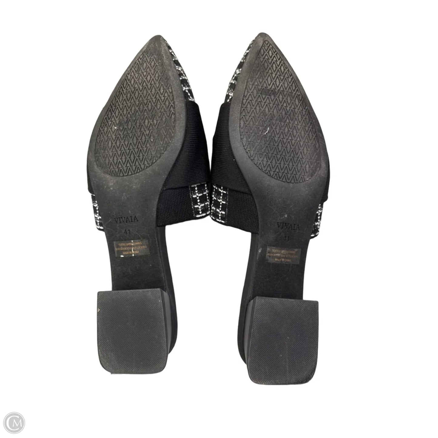 Shoes Flats By Vivaia In Black, Size: 10