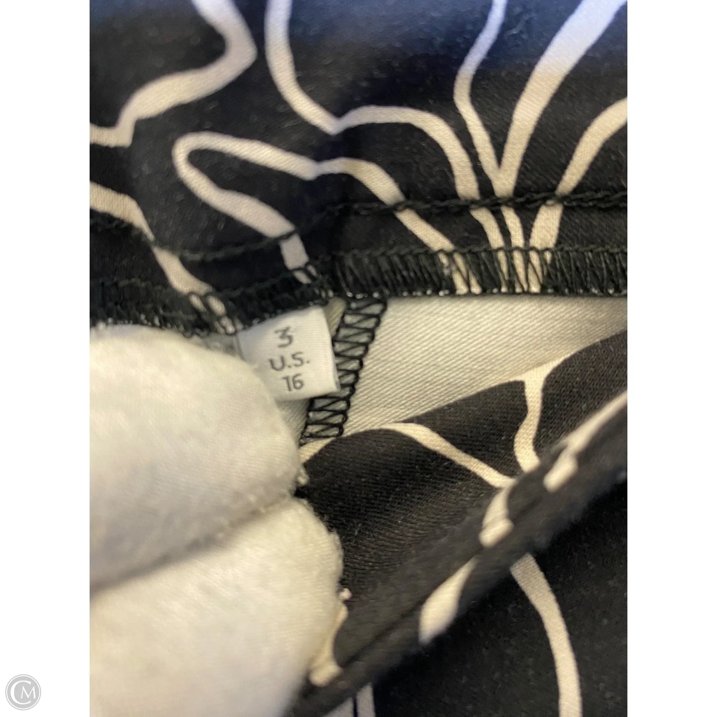 Capris By Chicos In Black & White, Size: 16