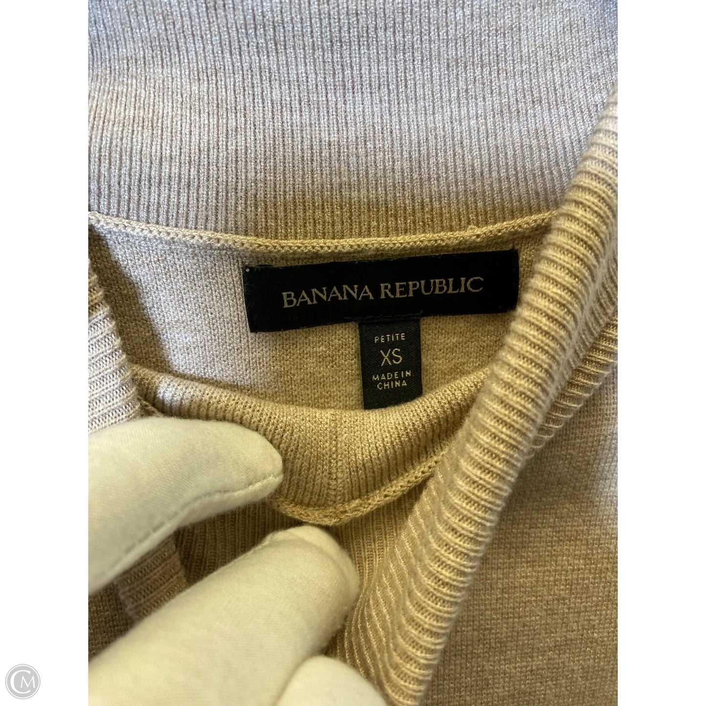 Sweater By Banana Republic In Beige, Size: Xs