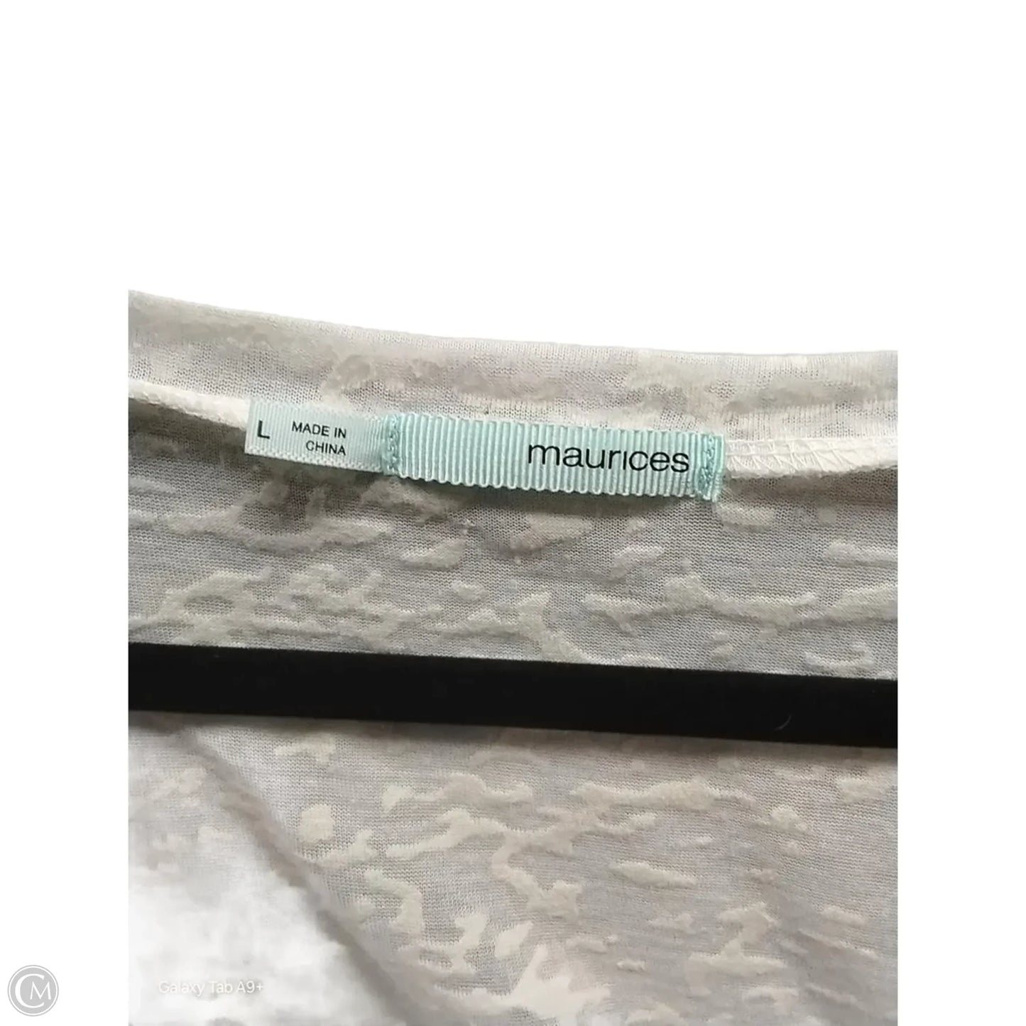 Top Short Sleeve By Maurices In White, Size: L