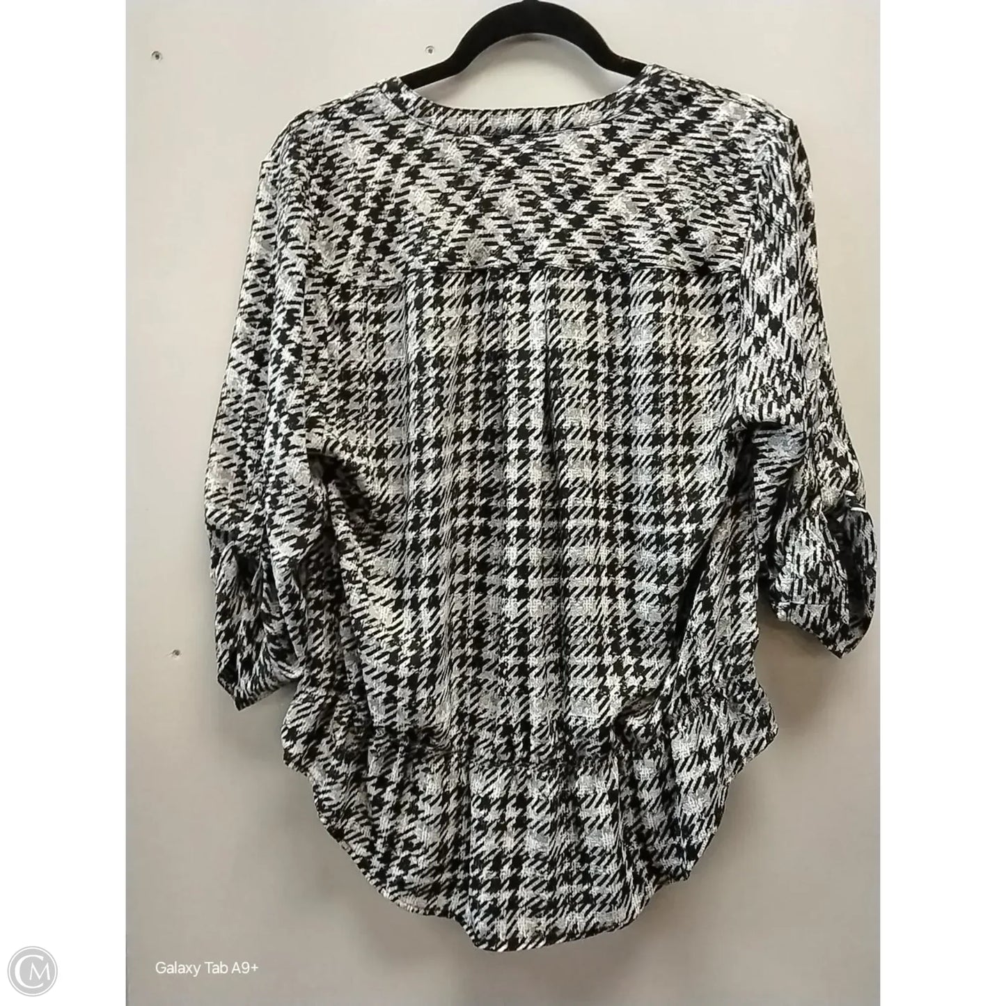 Top Long Sleeve By Torrid In Geometric Pattern, Size: 0p