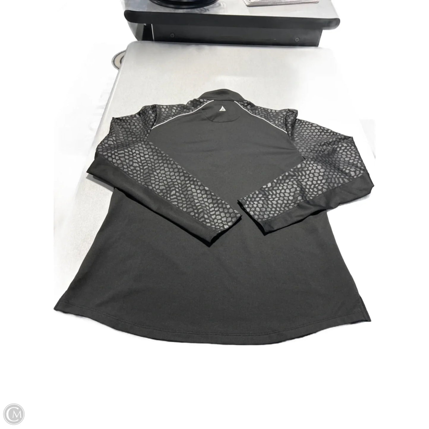 Athletic Top Long Sleeve Collar By Cmc In Black, Size: L