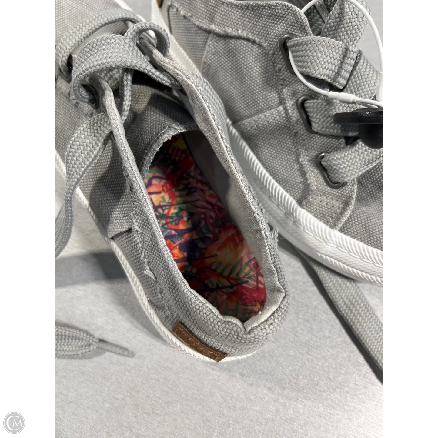 Shoes Flats By Blowfish In Grey, Size: 7