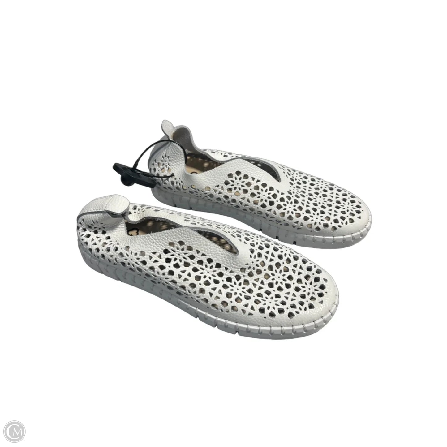 Shoes Flats By Cmc In White, Size: 7.5