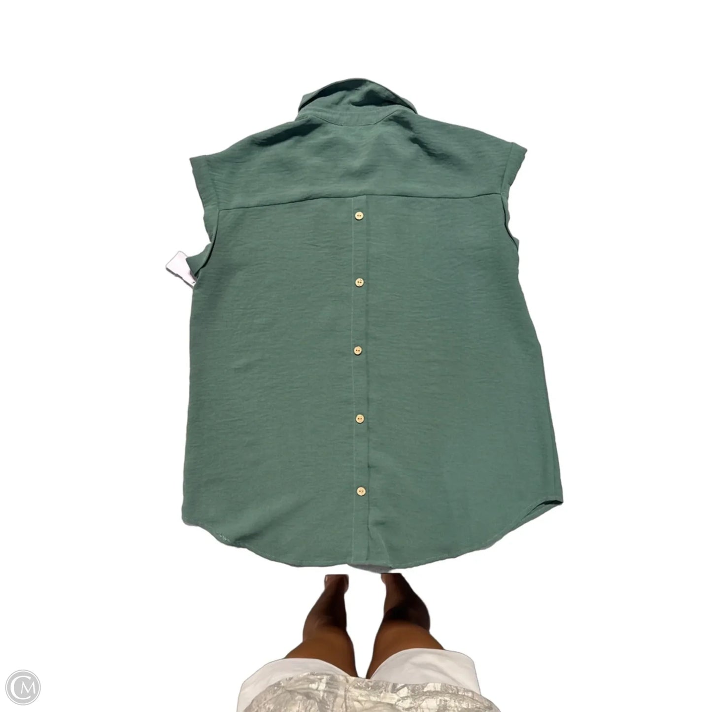 Top Short Sleeve By Fortune & Ivy In Green, Size: M