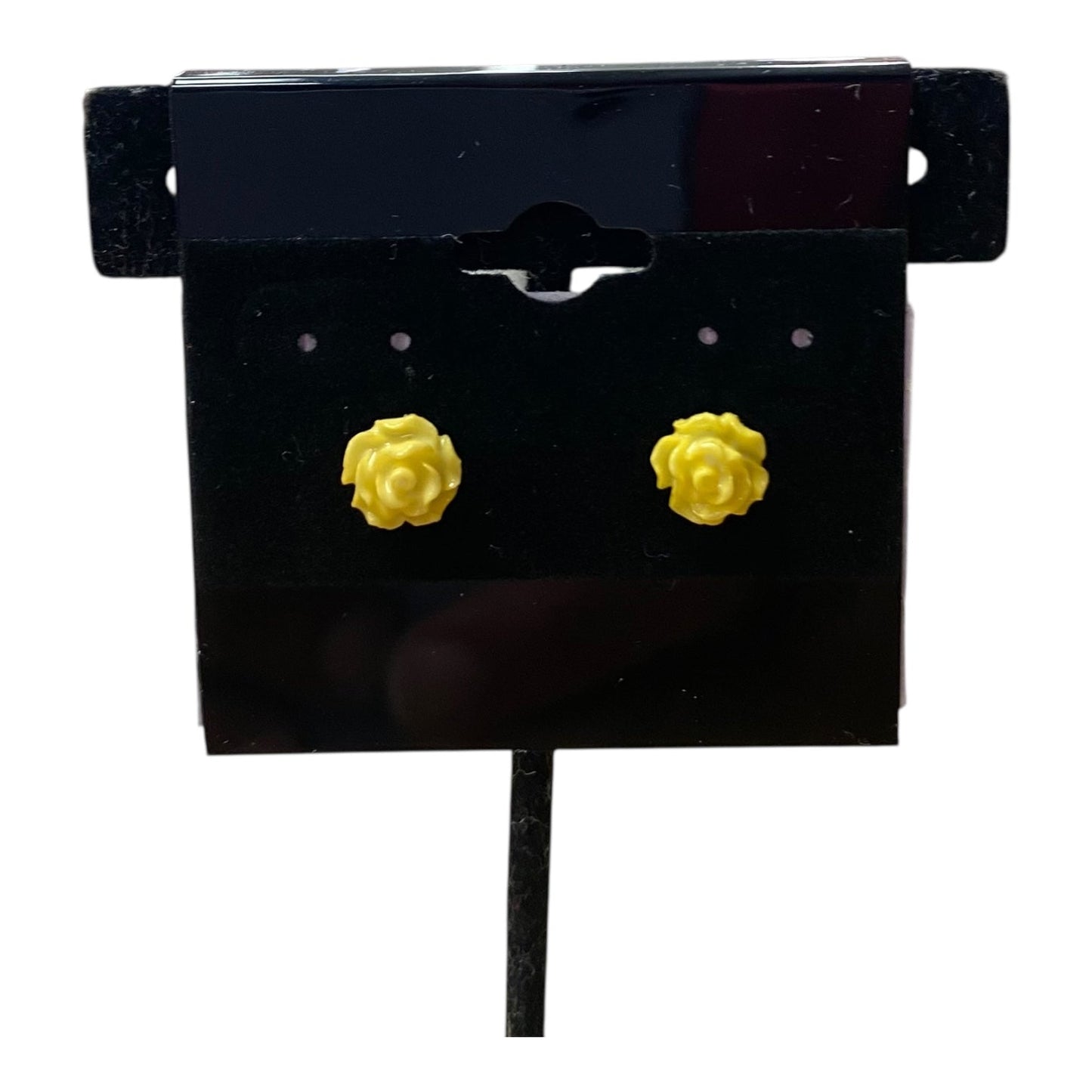 Earrings Stud In Gold