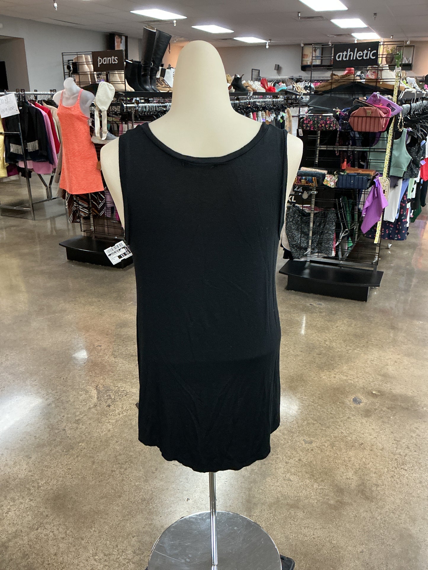 Top Sleeveless Basic By Clothes Mentor In Black, Size:S