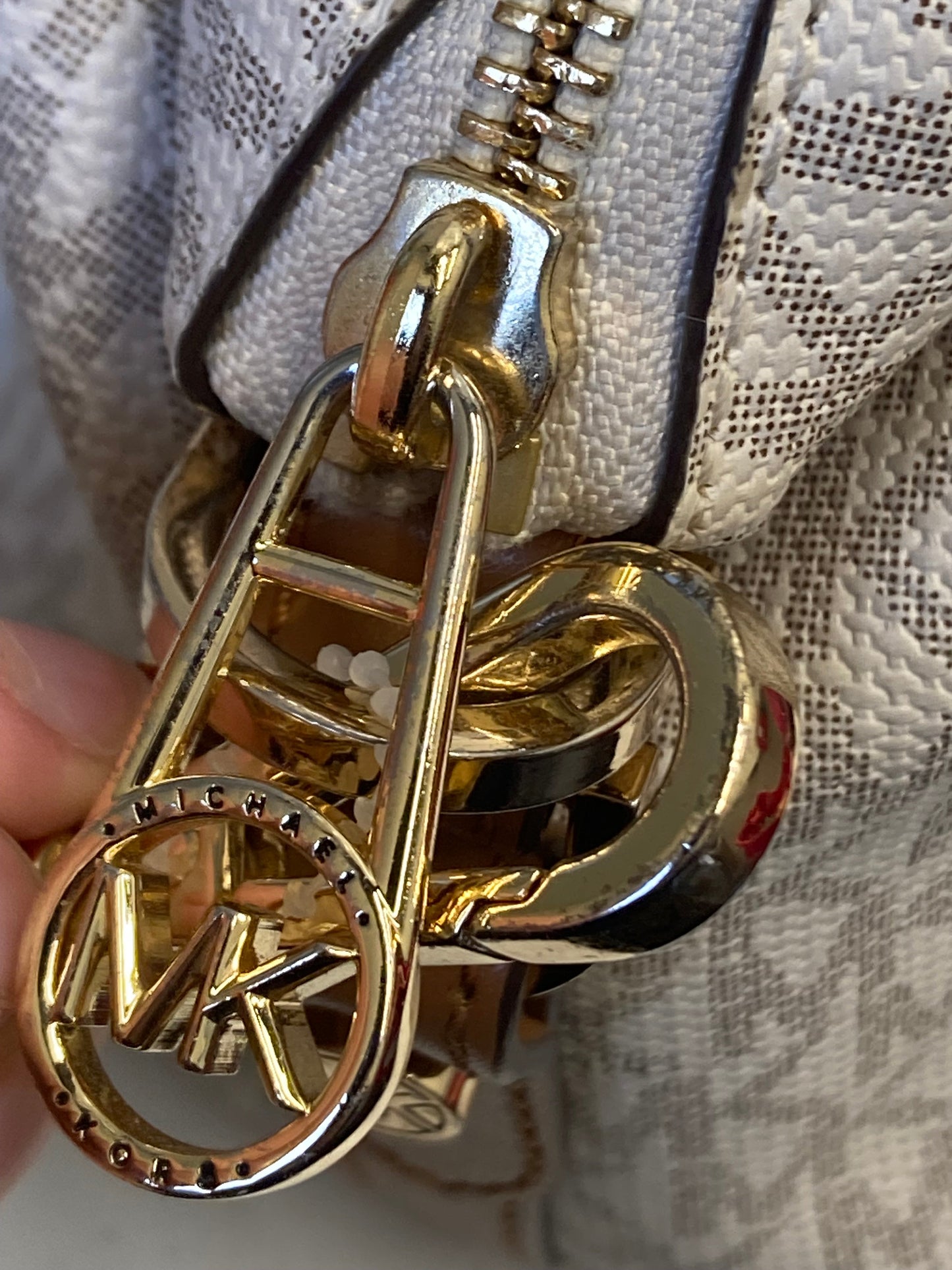 Handbag Designer By Michael Kors In Cream, Size:Medium