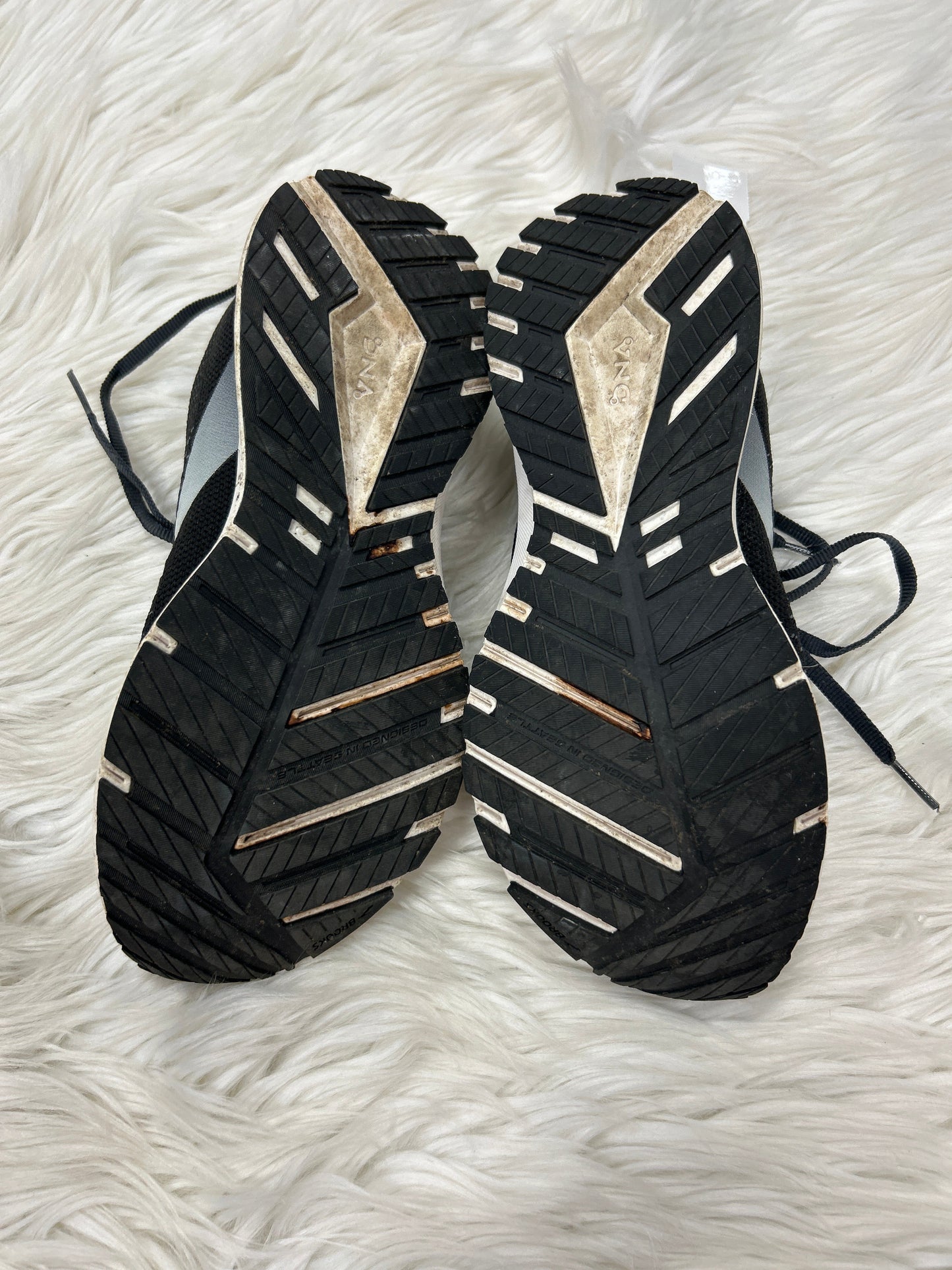 Shoes Athletic By Brooks In Black, Size:7
