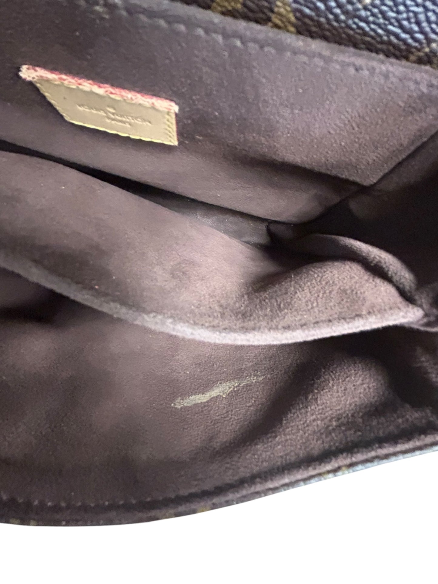 Crossbody Luxury Designer By Louis Vuitton, Size: Medium