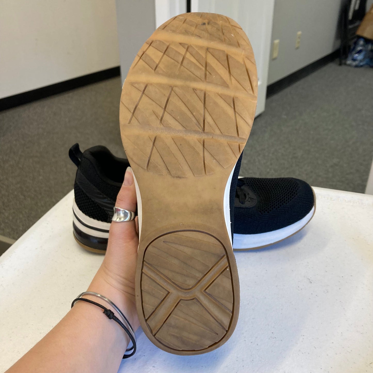 Shoes Athletic By Skechers In Black, Size:9.5