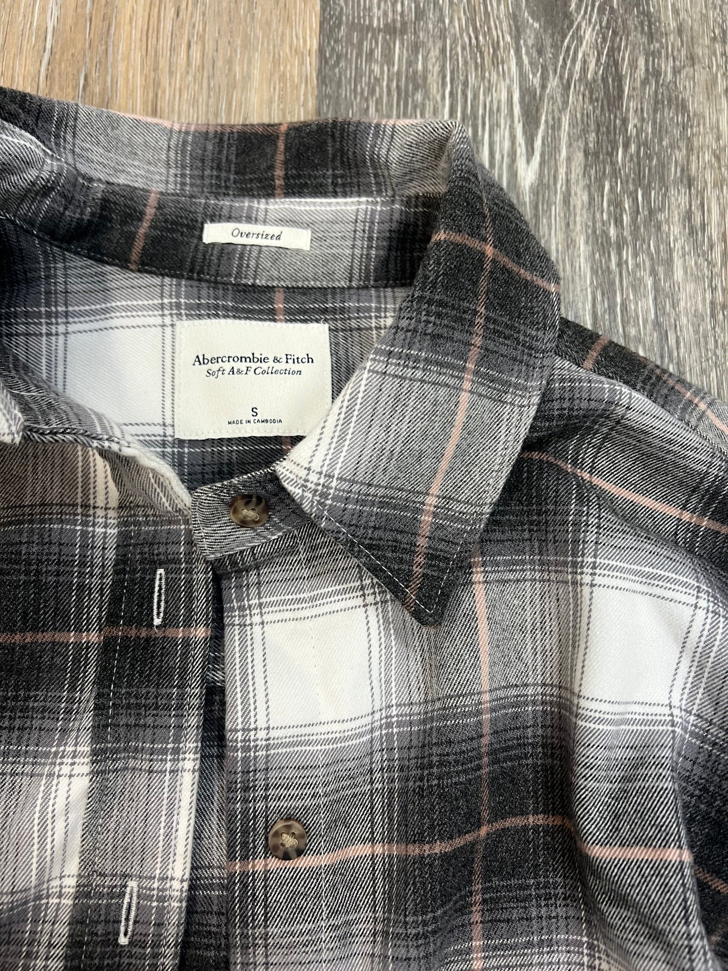 Blouse Long Sleeve By Abercrombie And Fitch In Plaid Pattern, Size: S