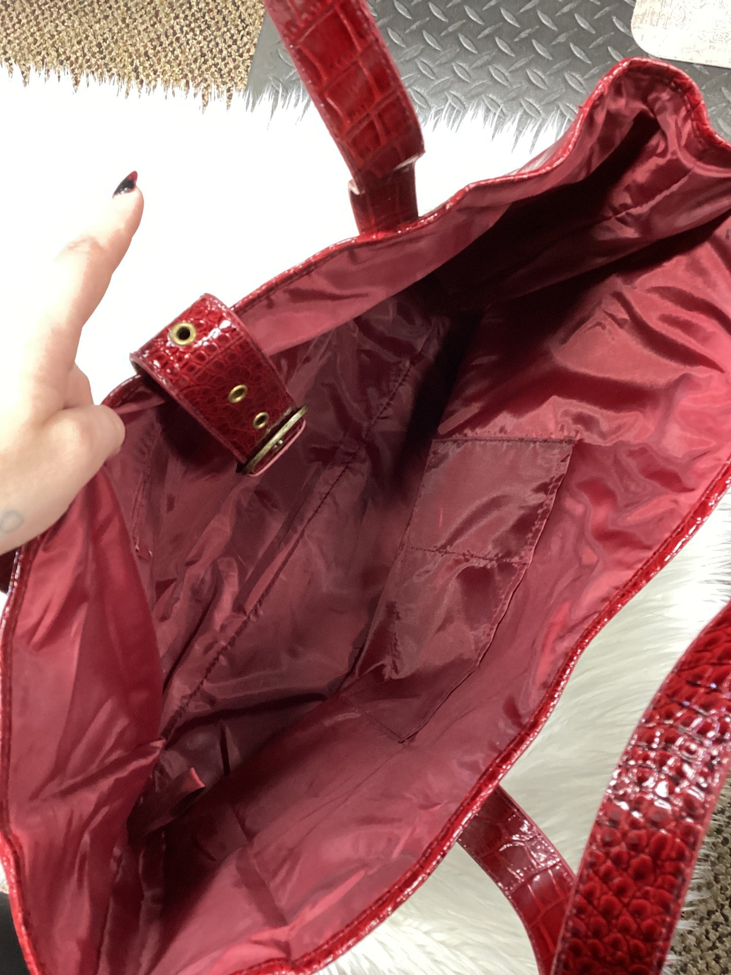 Handbag By Clothes Mentor In Red, Size:Large