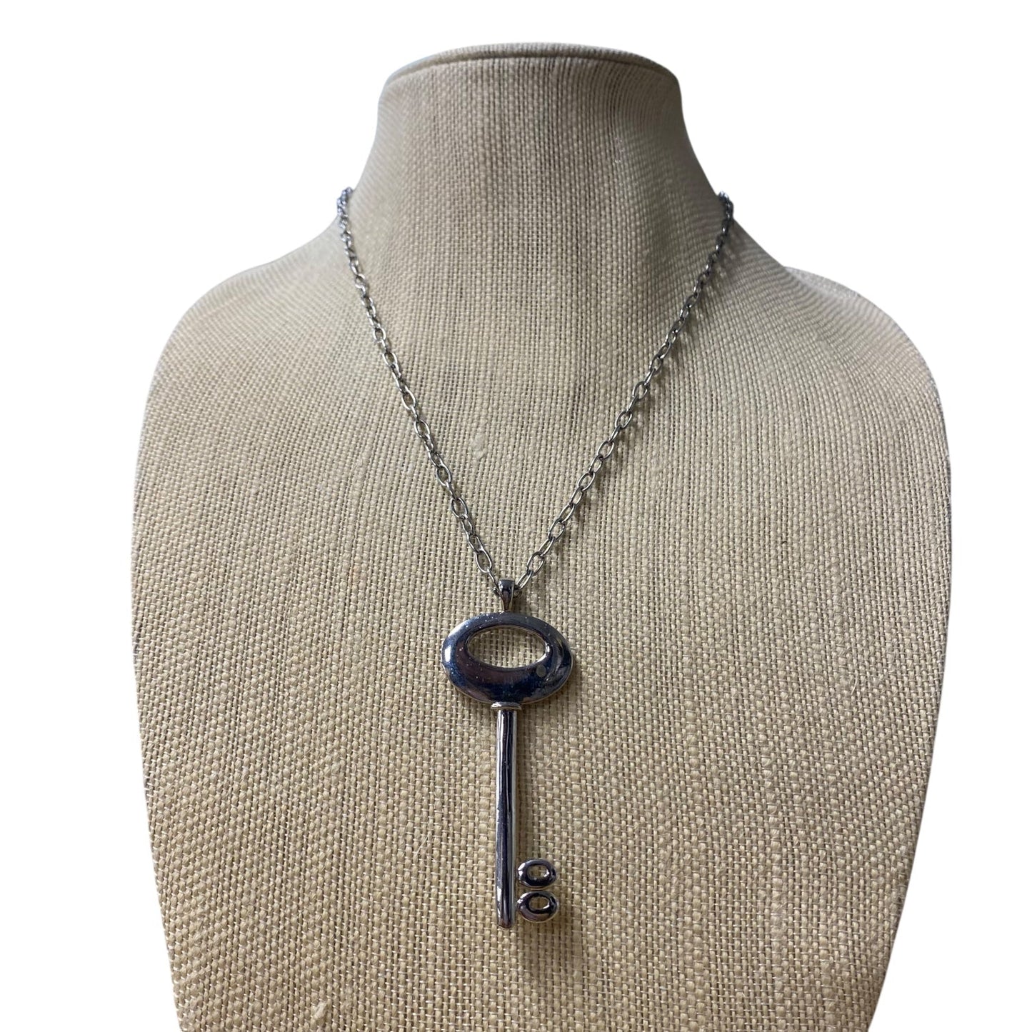 Necklace Pendant By Cookie Lee In Silver