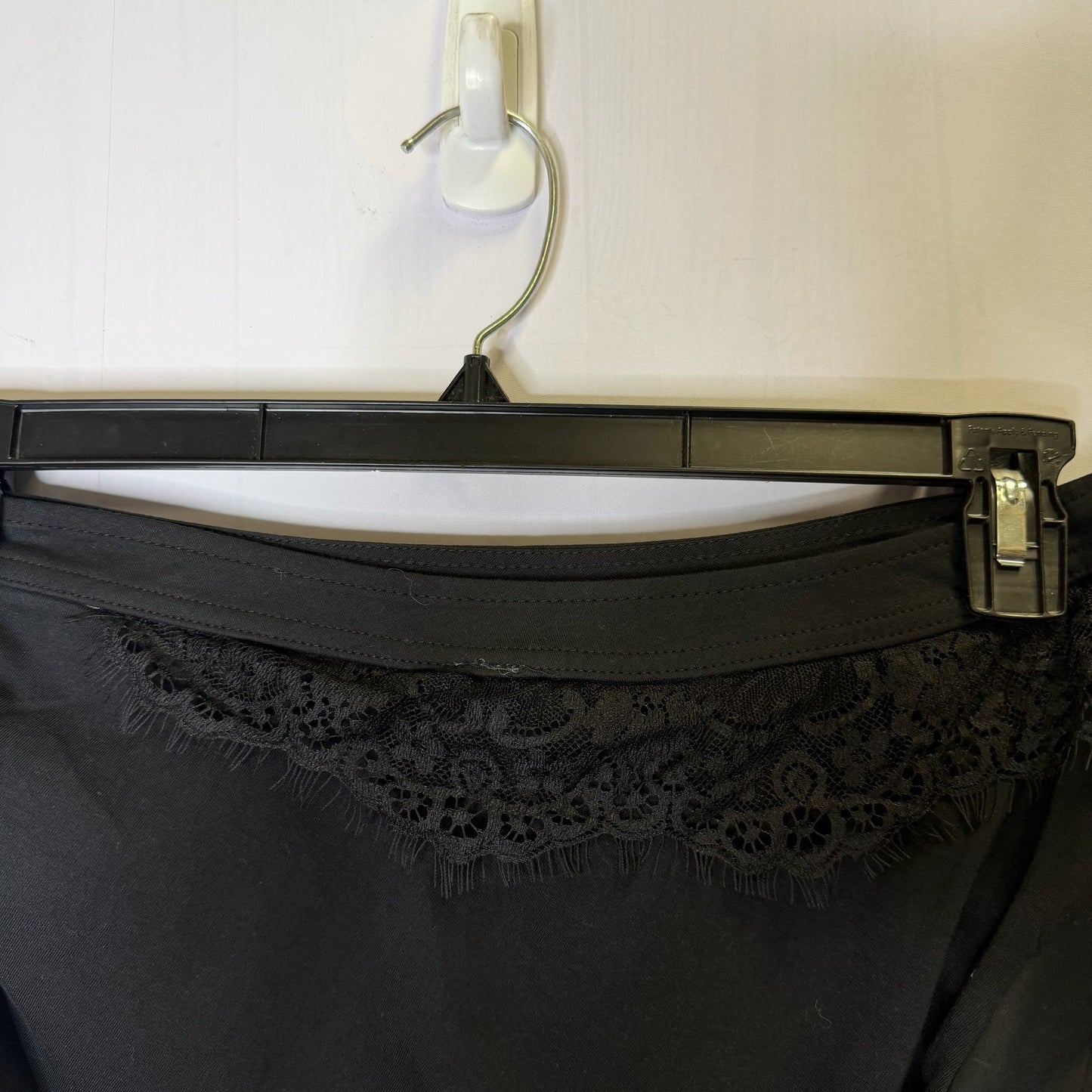 Top Short Sleeve By Anthropologie In Black, Size: M