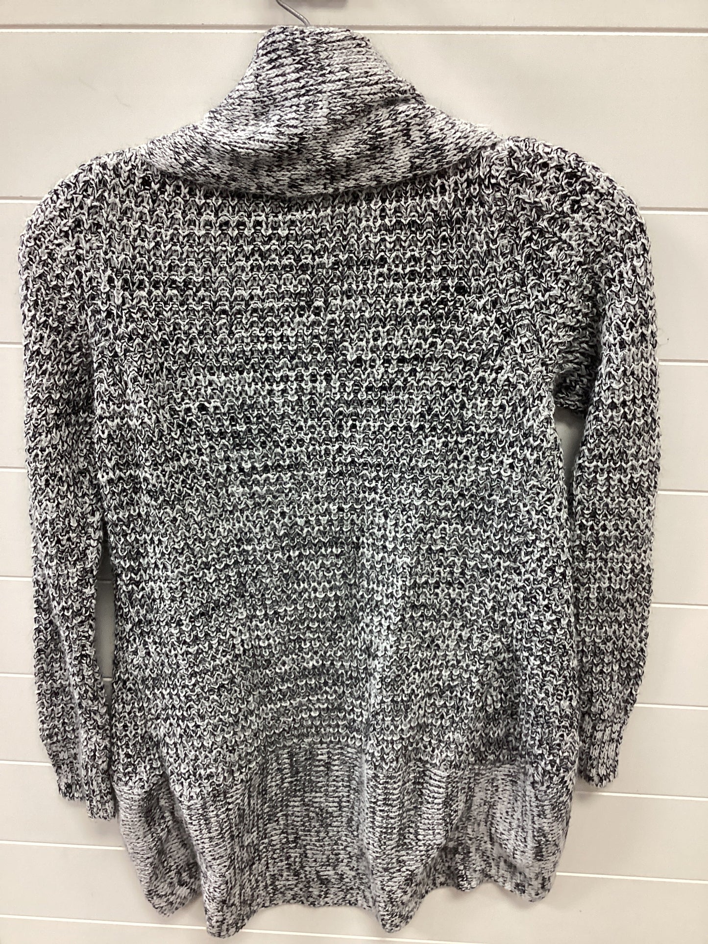 Cardigan By Clothes Mentor In Grey & White, Size:M