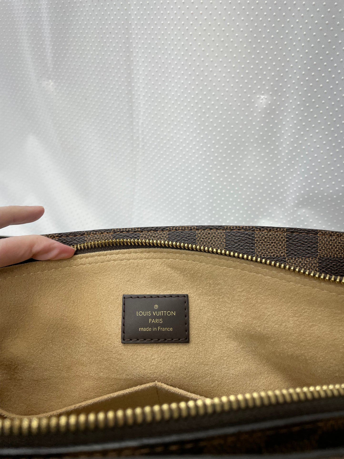 Handbag Luxury Designer By Louis Vuitton In Brown & Cream, Size:Medium