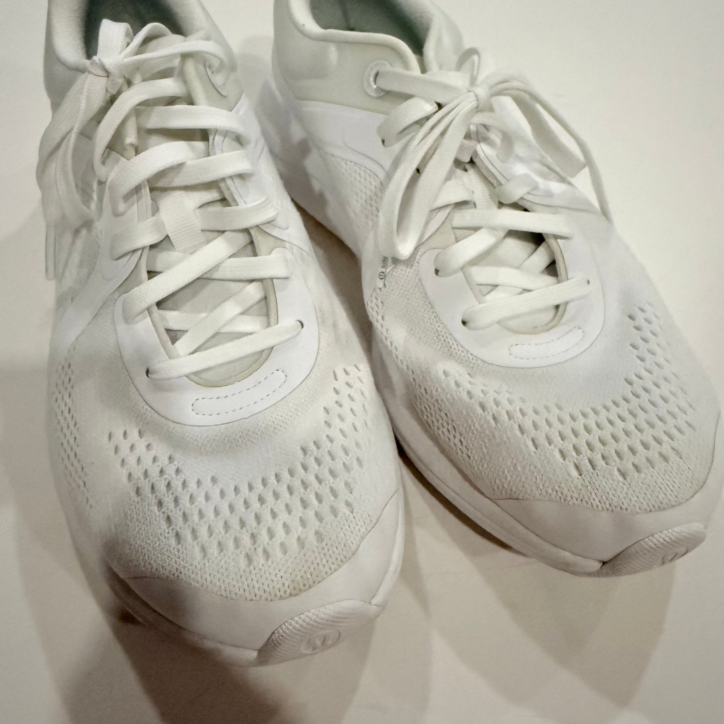 Shoes Athletic By Lululemon In White, Size: 10
