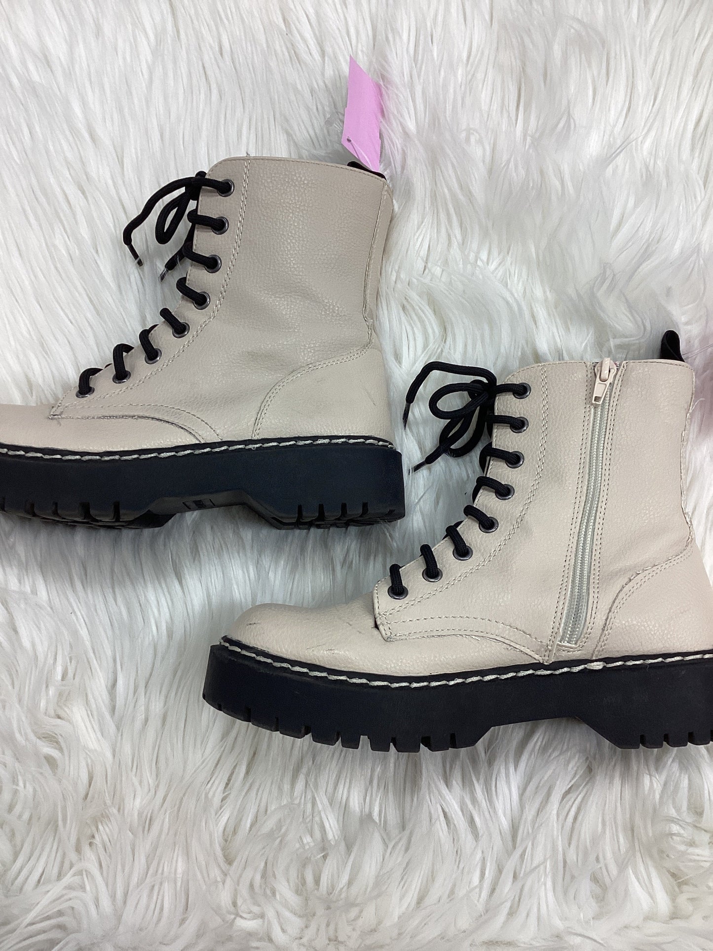 Boots Ankle Flats By Sincerely Jules In Cream, Size:7