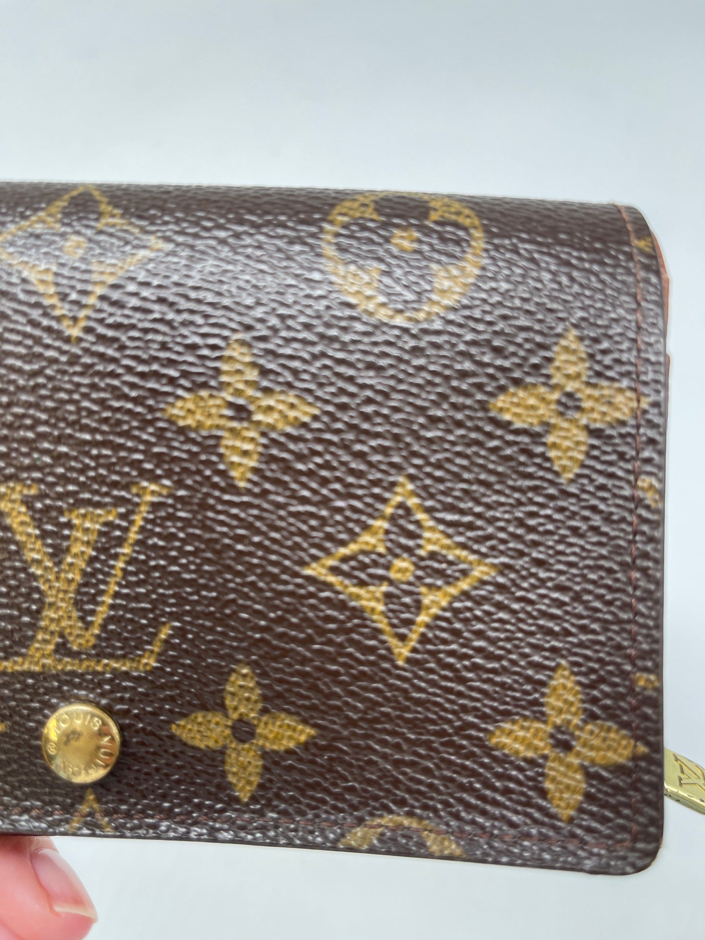 Wallet Luxury Designer By Louis Vuitton, Size: Medium