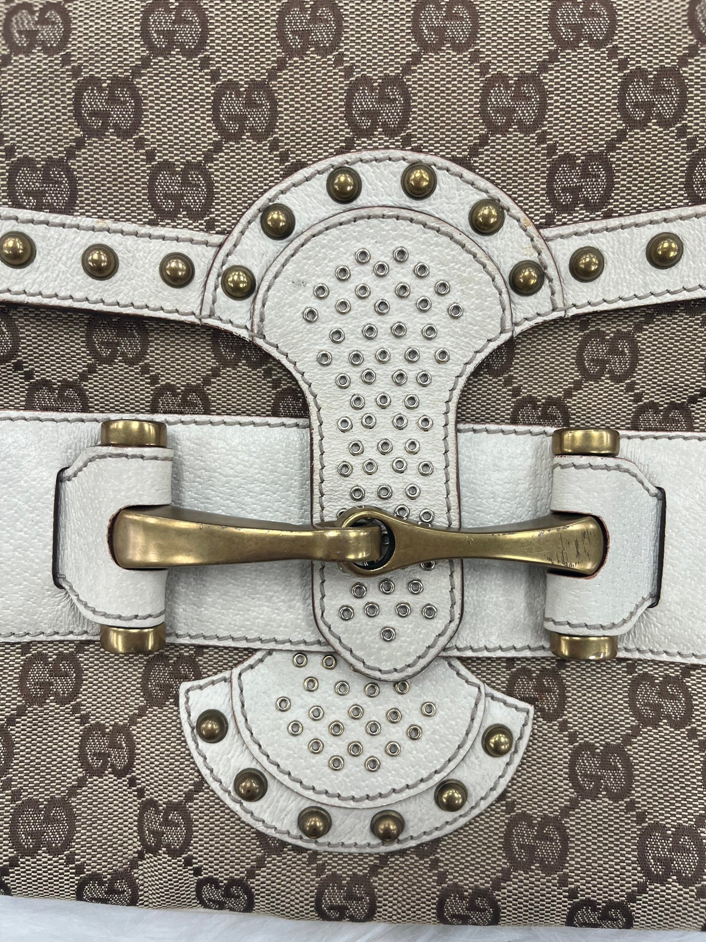 Handbag Luxury Designer By Gucci, Size: Medium
