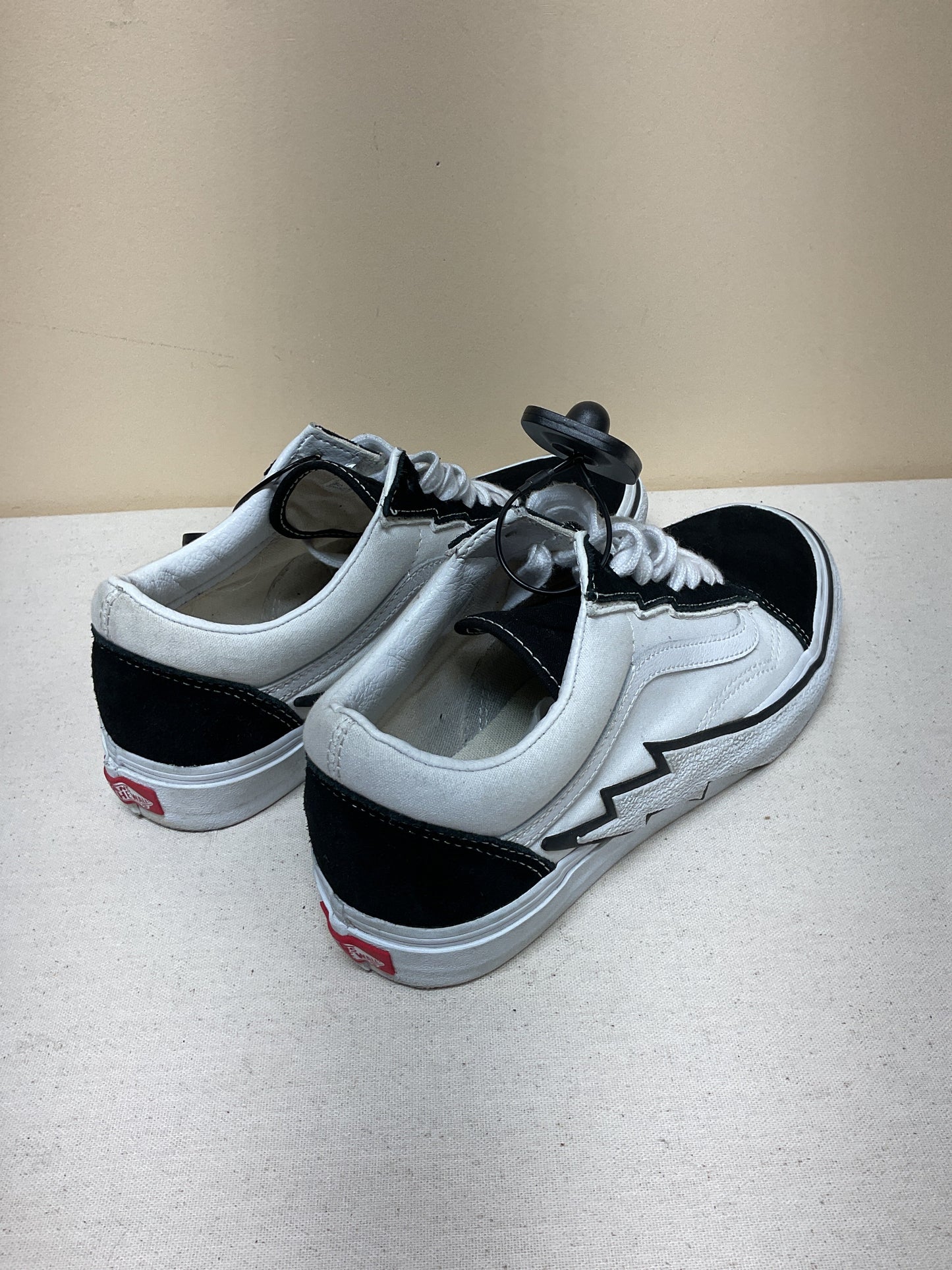 Shoes Sneakers By Vans In Black & White, Size:10.5