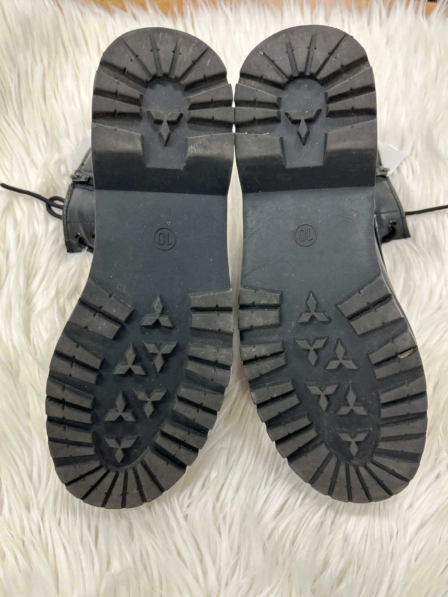 Boots Combat By Universal Thread In Black, Size:10