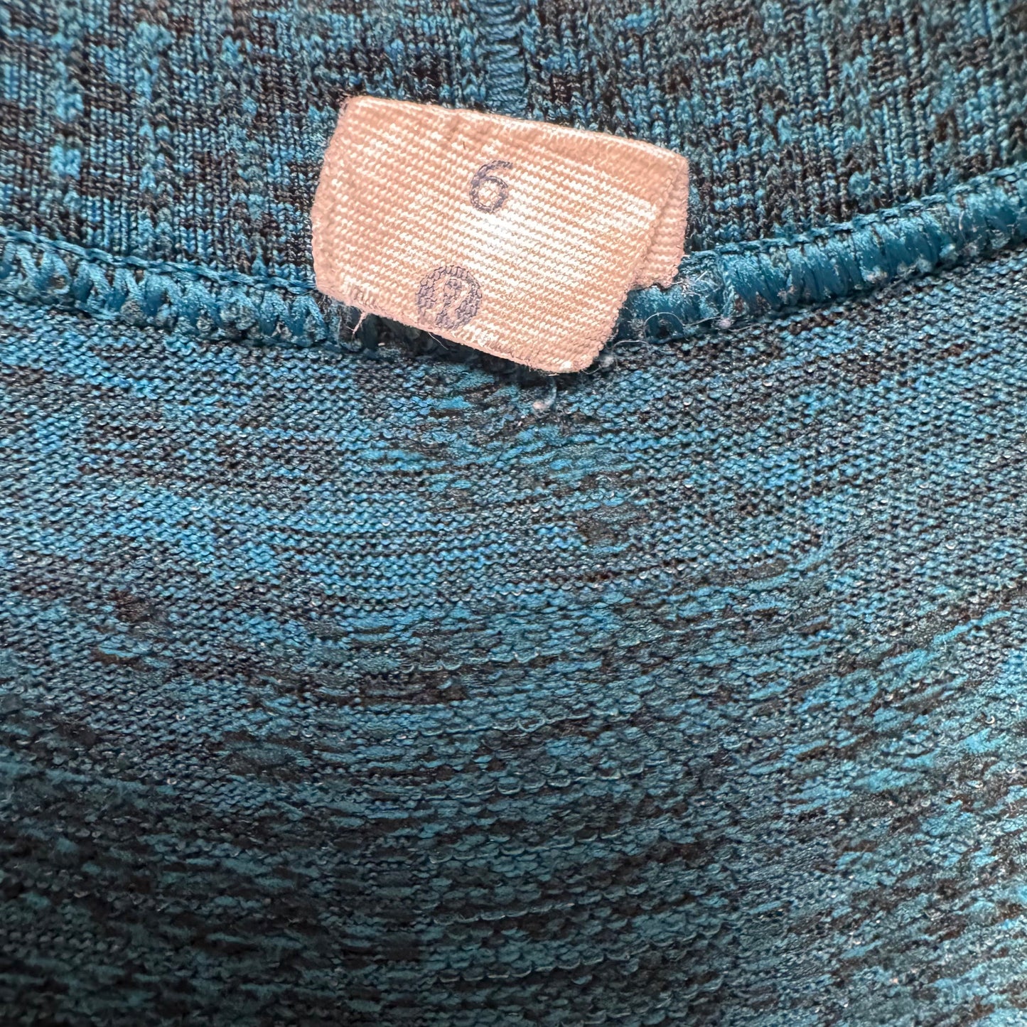 Athletic Top Long Sleeve Collar By Lululemon In Aqua, Size: 6