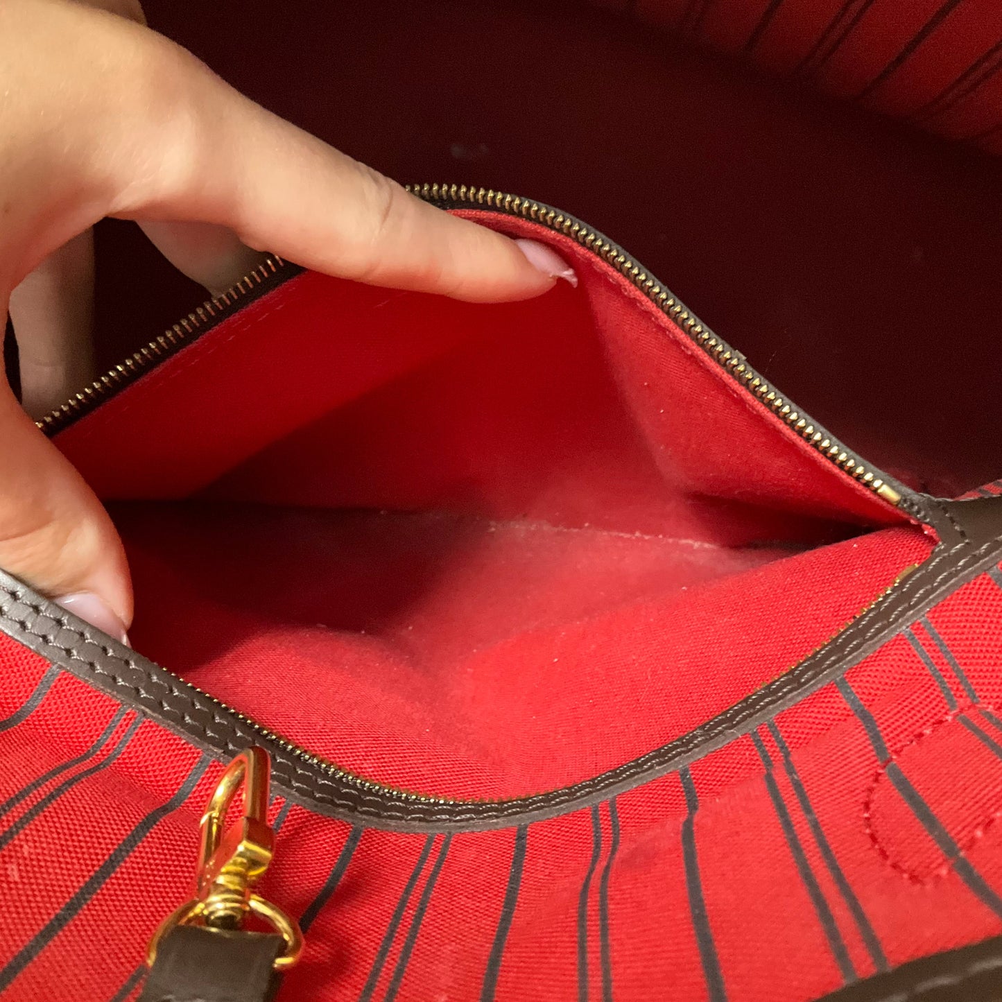 Handbag Luxury Designer By Louis Vuitton, Size: Medium