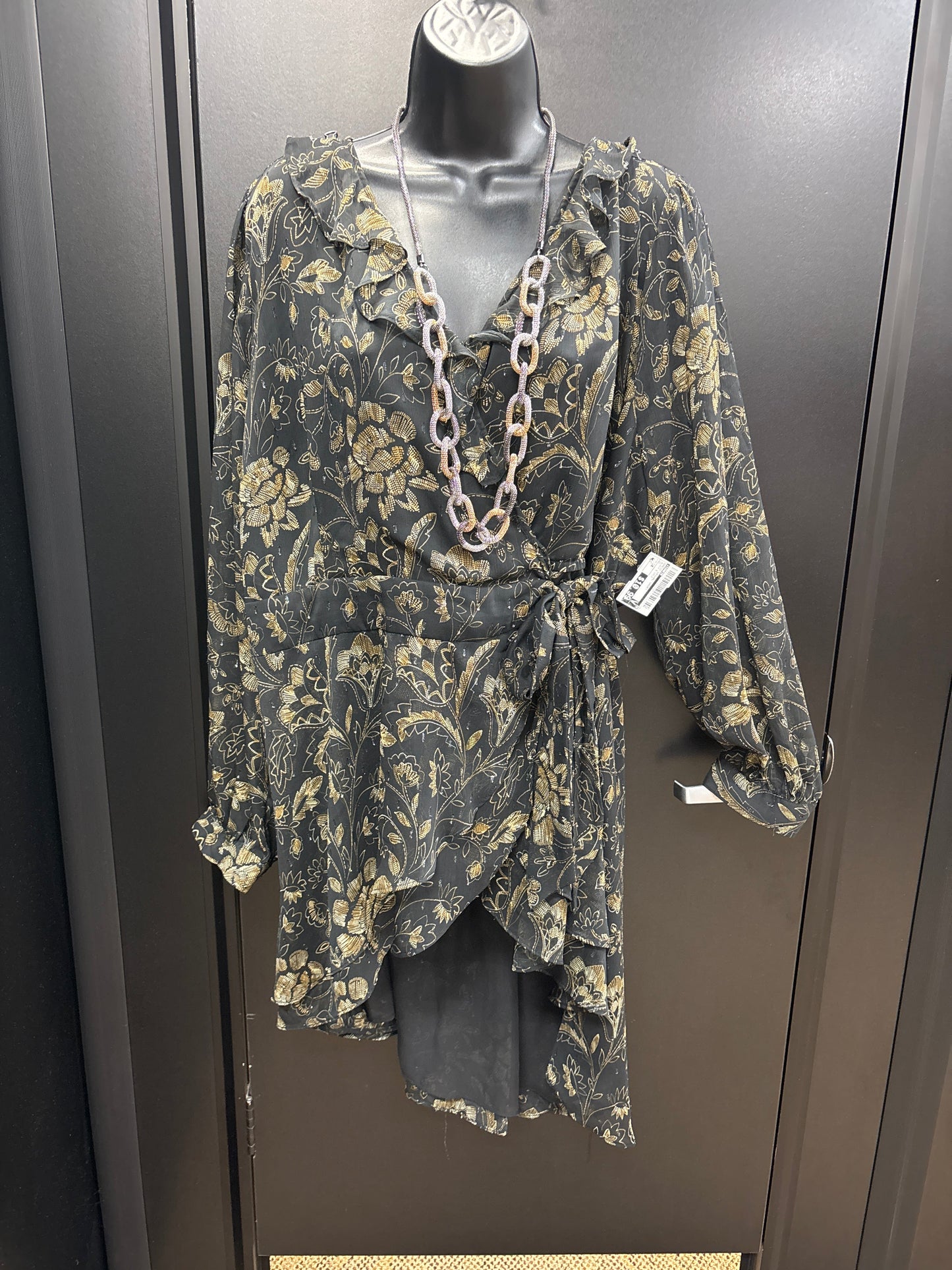 Dress Casual Short By Torrid In Black & Gold, Size:3