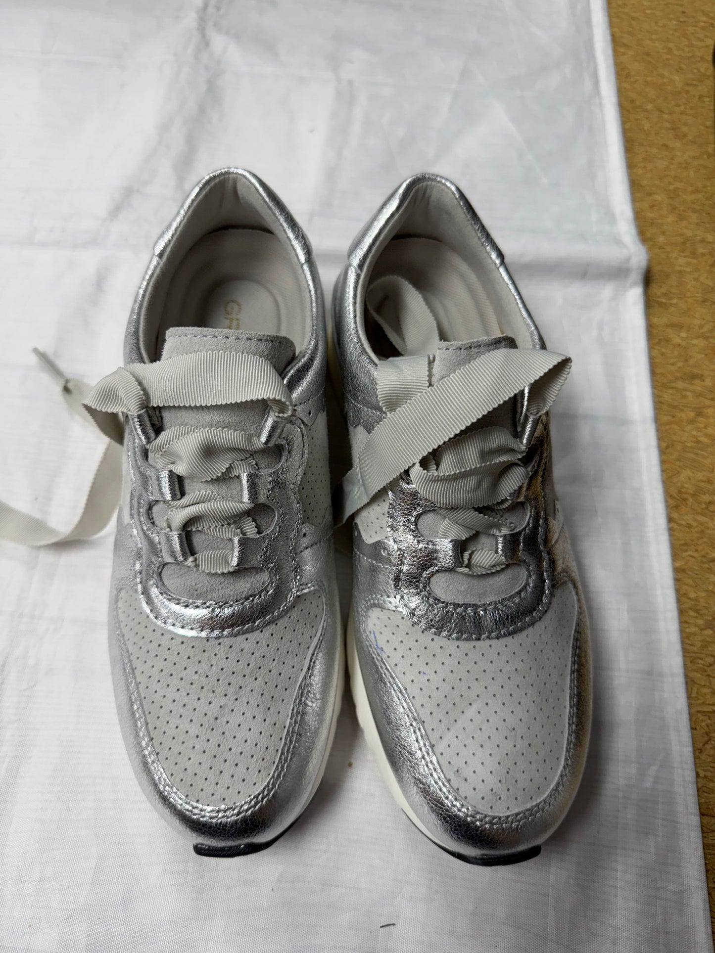 Shoes Athletic By Cole-Haan In Silver, Size:5