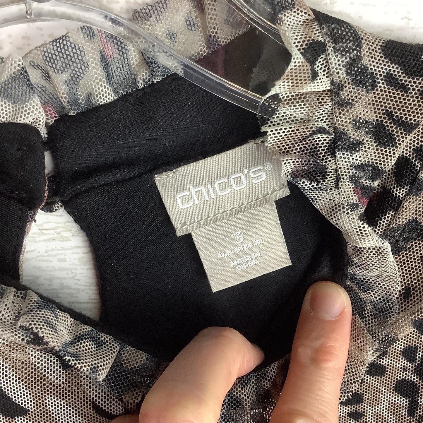 Top Long Sleeve By Chicos In Animal Print, Size: Xl