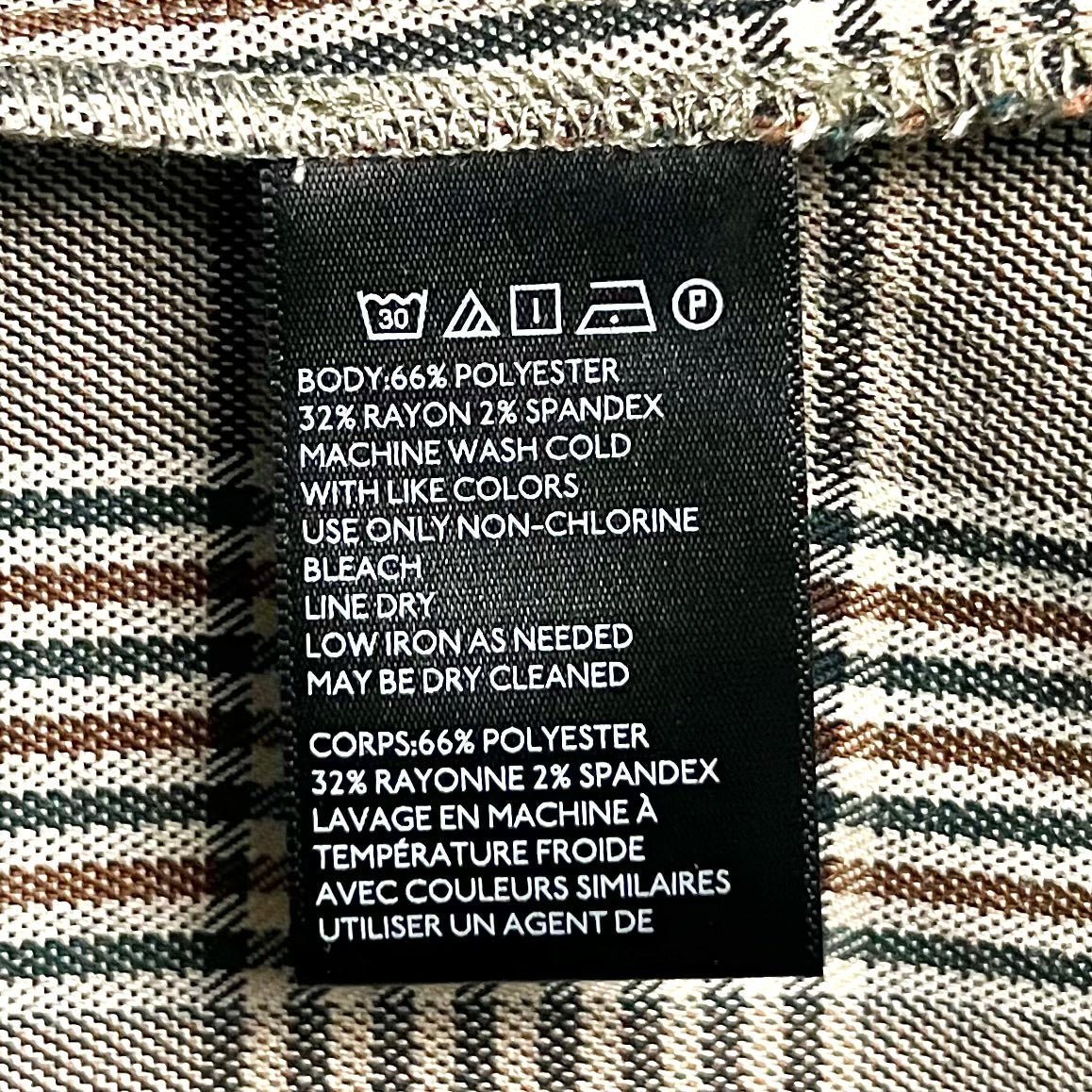 Dress Casual Short By Urban Outfitters In Plaid Pattern, Size: Xs