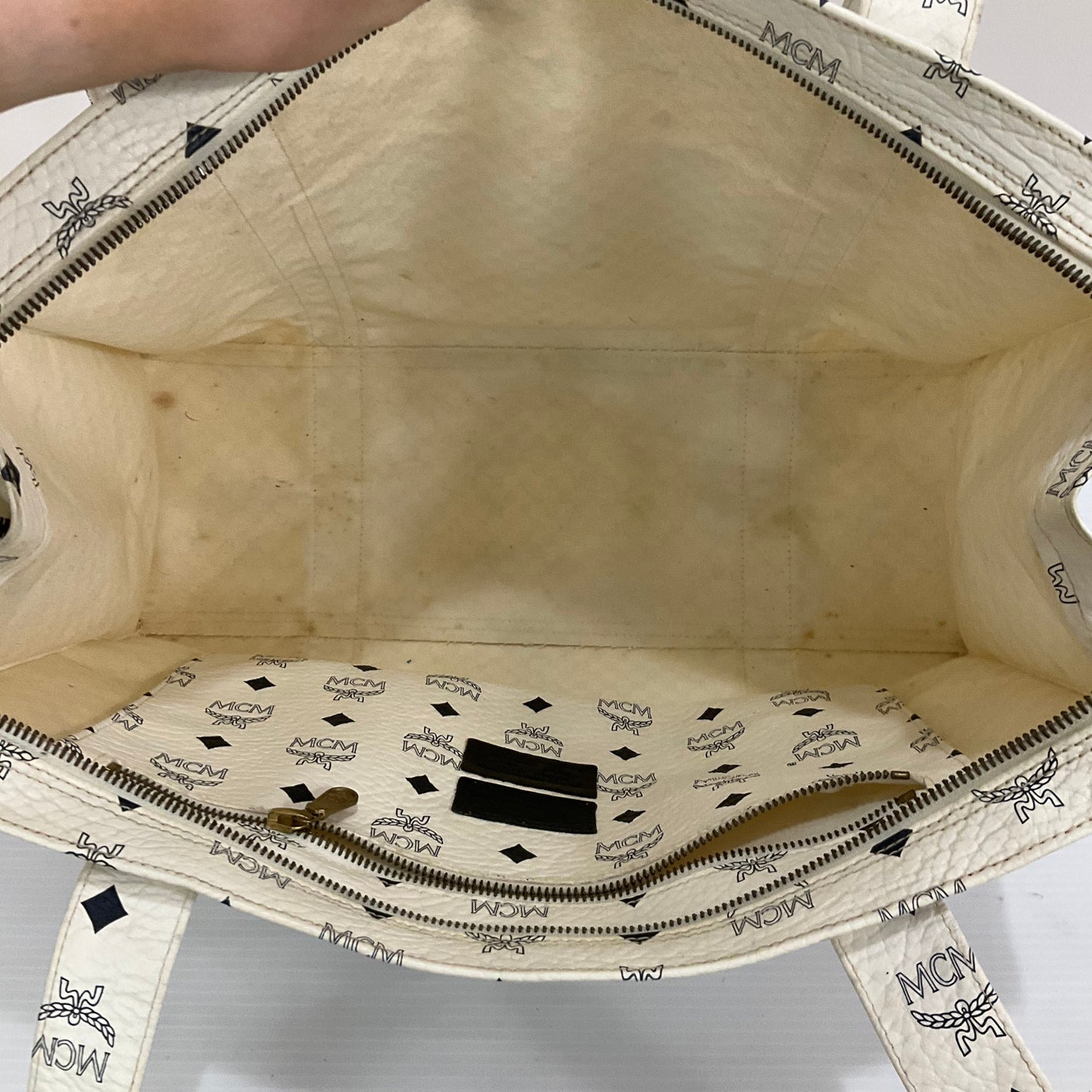 Crossbody Luxury Designer By Mcm In White, Size:Large