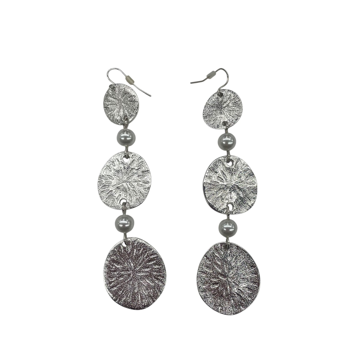 Earrings Dangle/Drop By Clothes Mentor In Silver