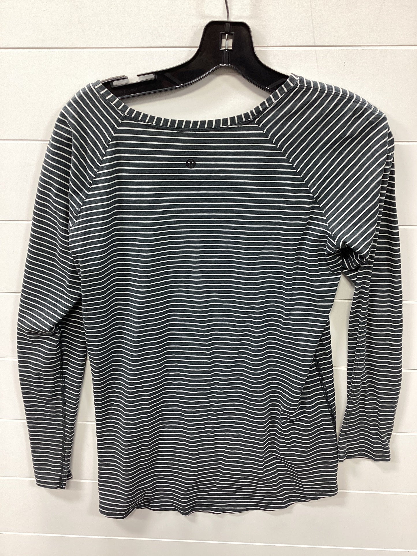 Athletic Top Ls Crewneck By Lululemon In Grey, Size:10