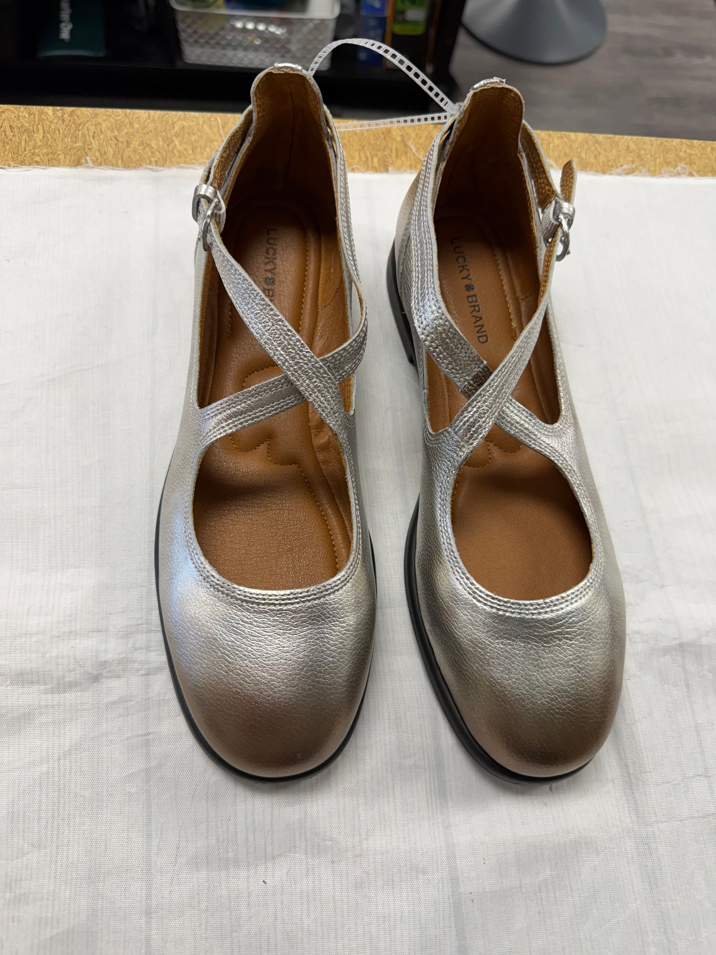 Shoes Flats By Lucky Brand In Silver, Size:9