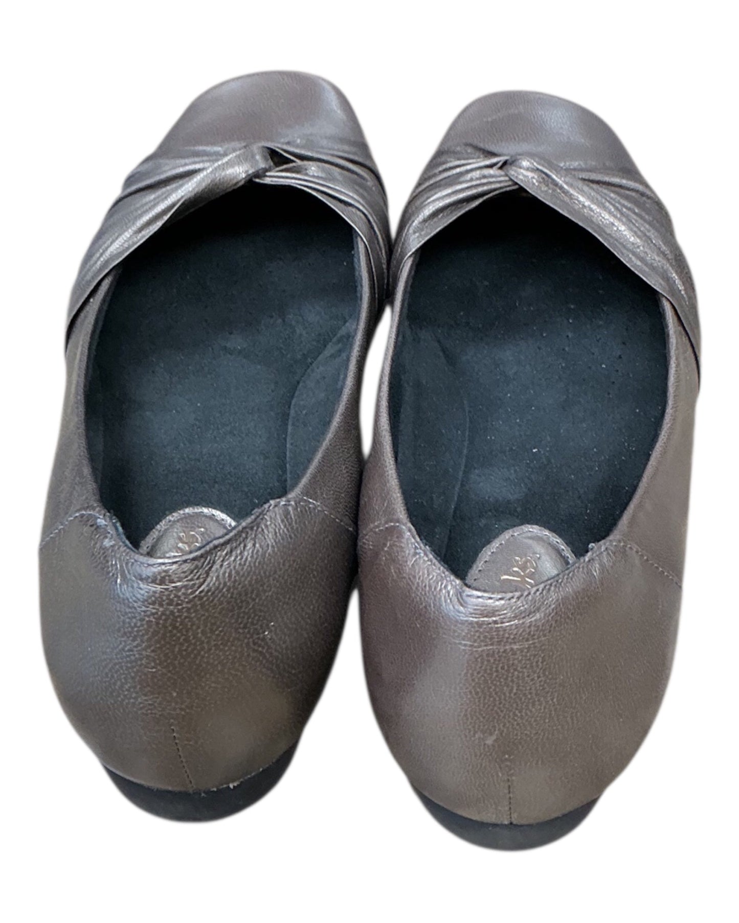 Shoes Flats By Clarks In Gold, Size:9.5