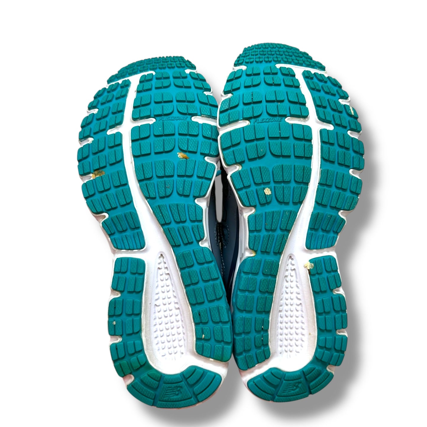 Shoes Athletic By New Balance In Grey & Silver, Size: 6