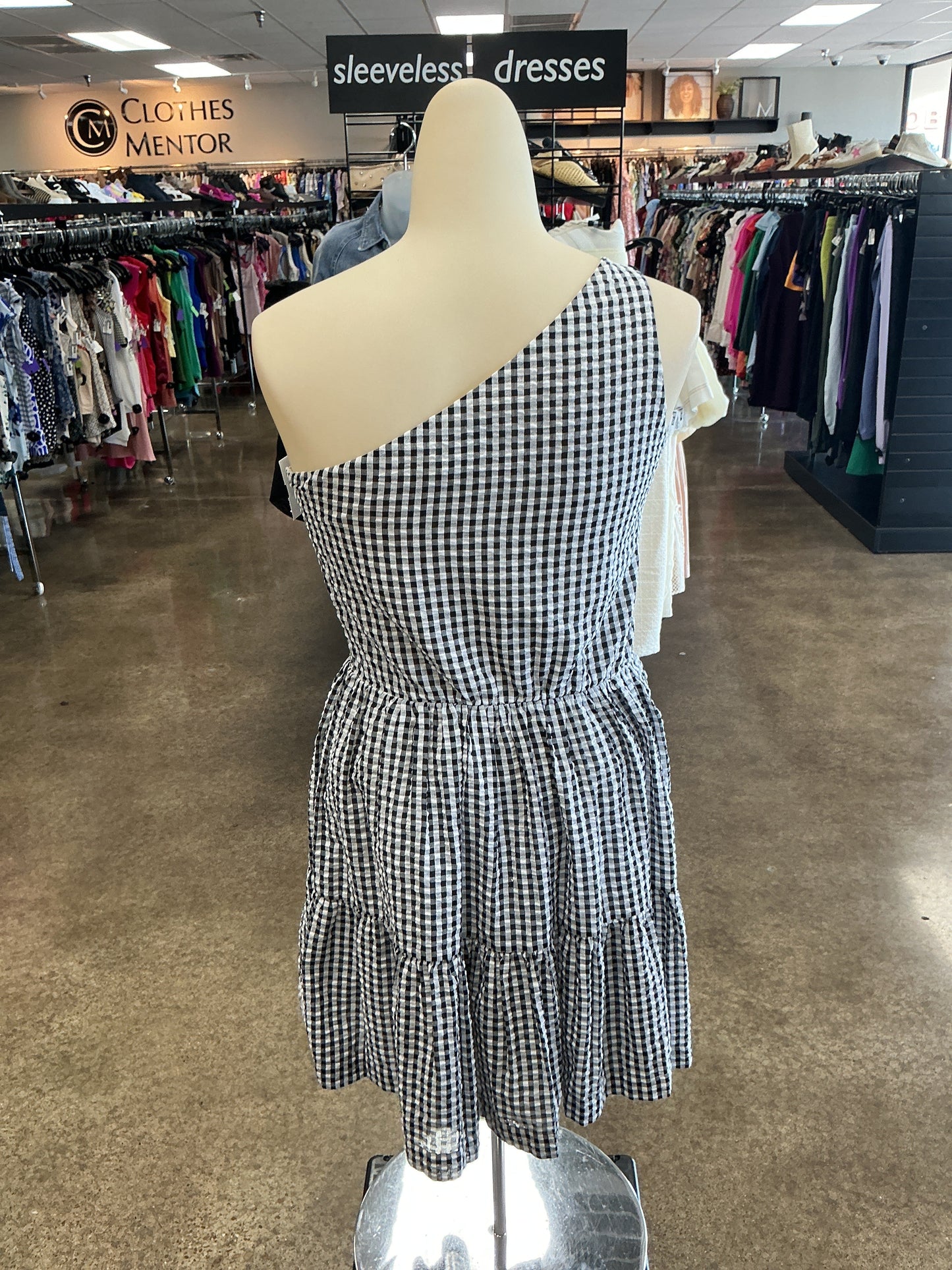 Dress Casual Short By Vineyard Vines In Black & White, Size:4