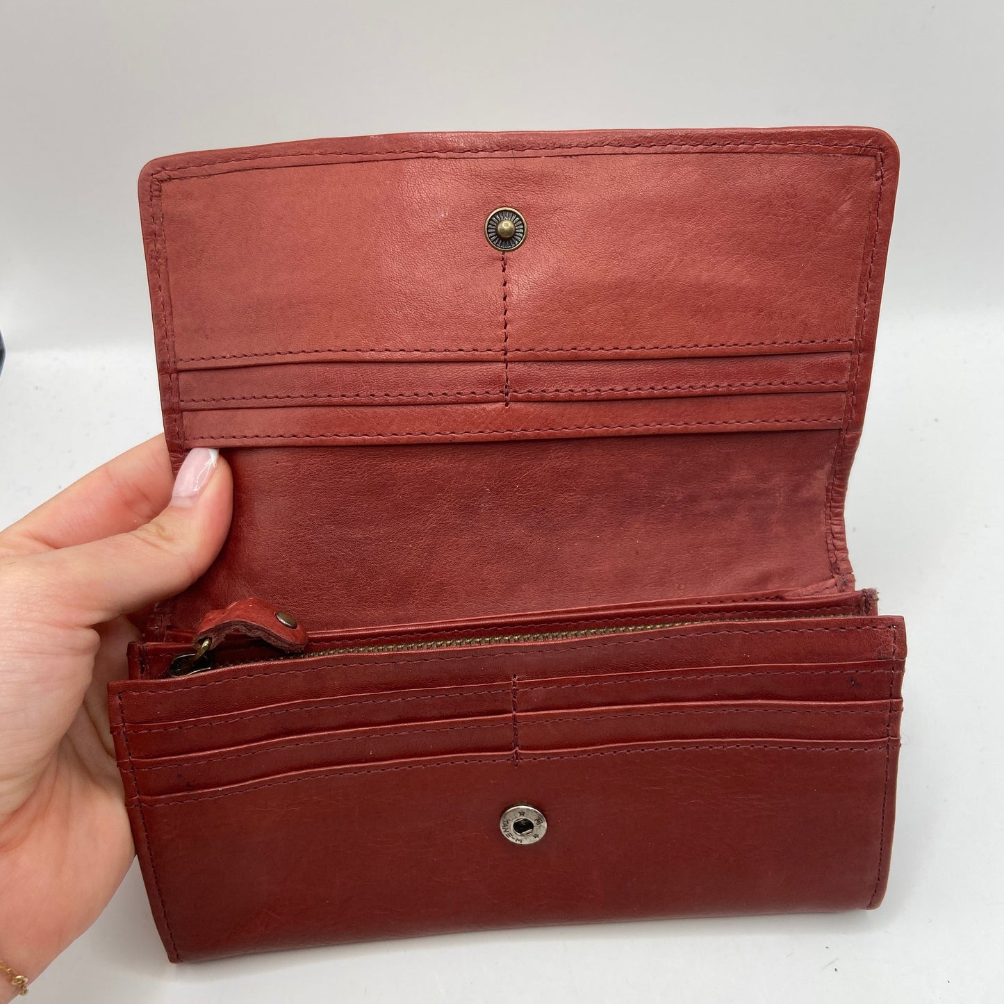 Wallet Leather By Clothes Mentor, Size: Medium