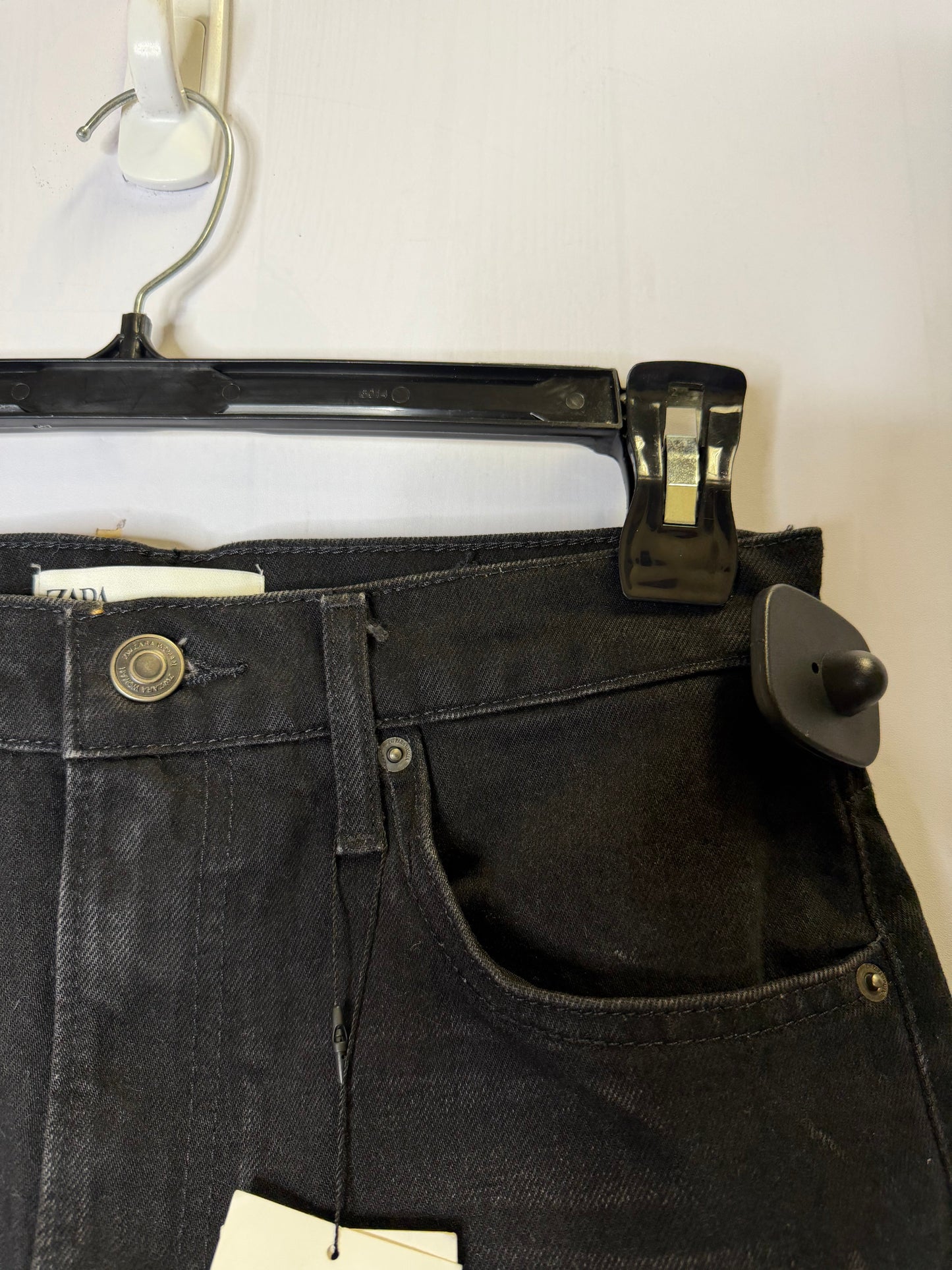 Jeans Straight By Zara In Black Denim, Size: 6
