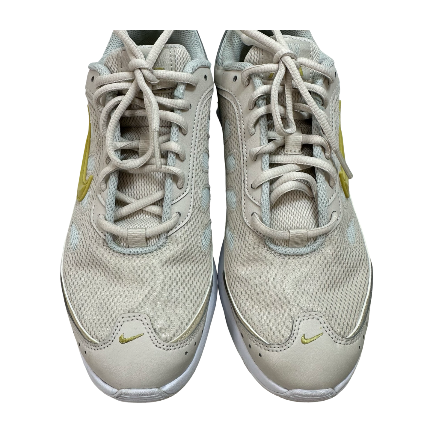 Shoes Sneakers By Nike In Cream, Size: 9.5