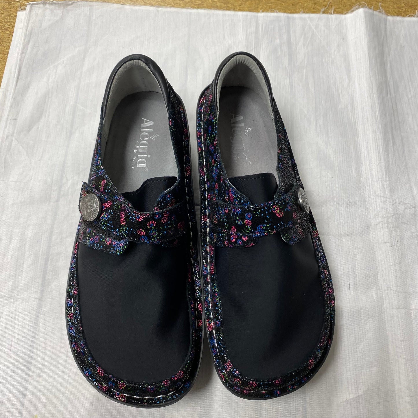 Shoes Flats By Alegria In Black, Size:8.5
