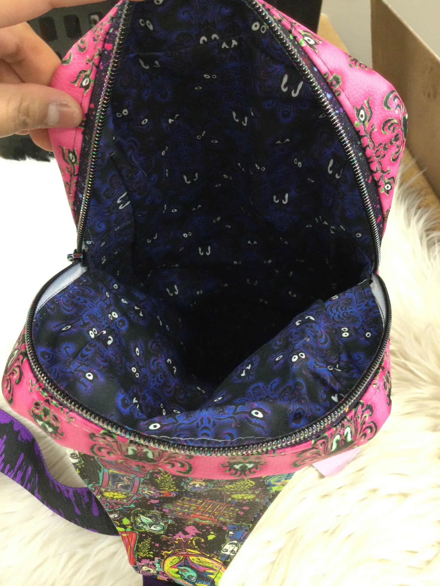 Backpack By Discreet Wear In Multi, Size:Medium