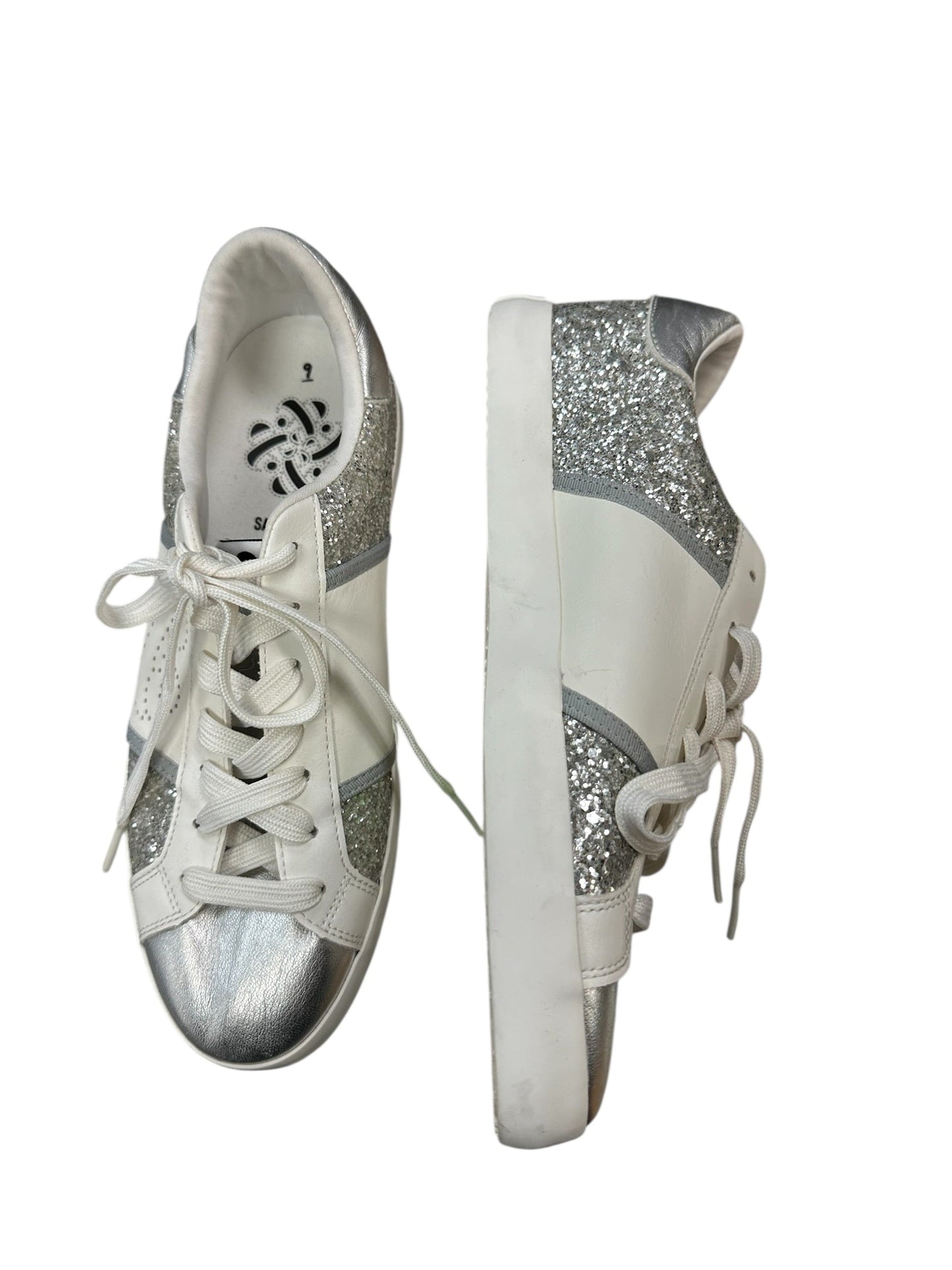 Shoes Flats By Sam And Libby In Silver & White, Size:9