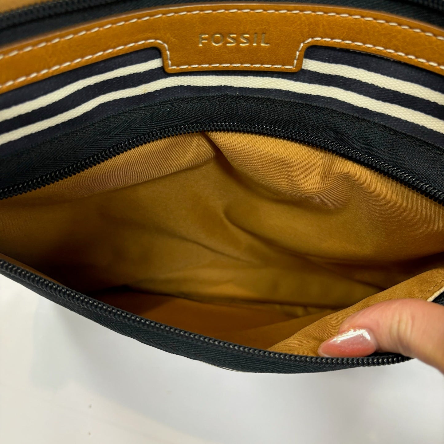 Crossbody By Fossil, Size: Small